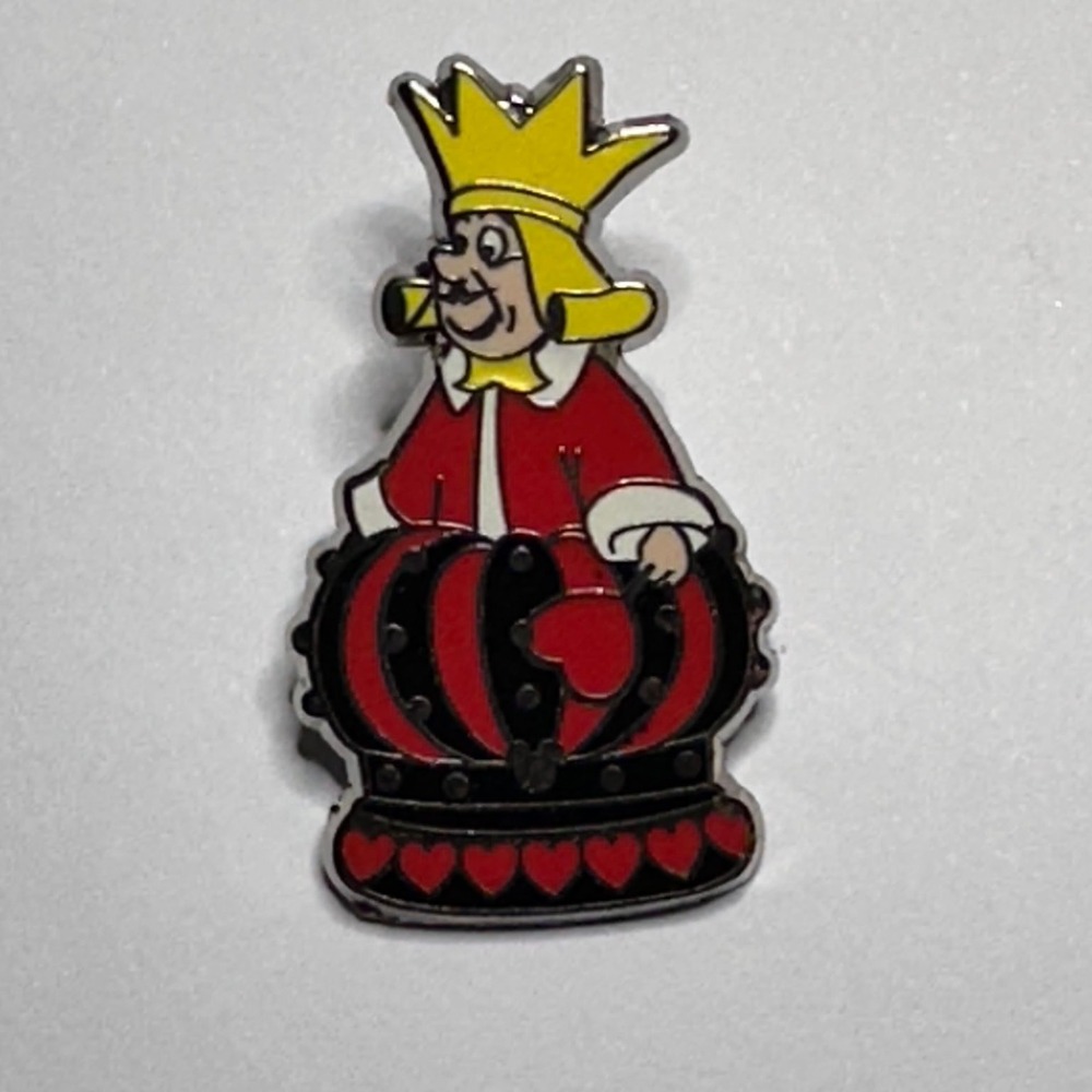 Disney Pin KING OF HEARTS Alice in Wonderland Chess KING Piece 2008 PP59815